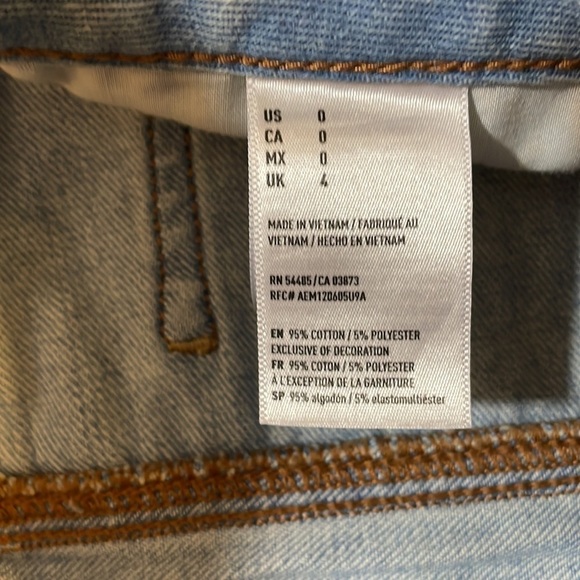 Light Wash American Eagle Jean Skirt‎ - Picture 6 of 7